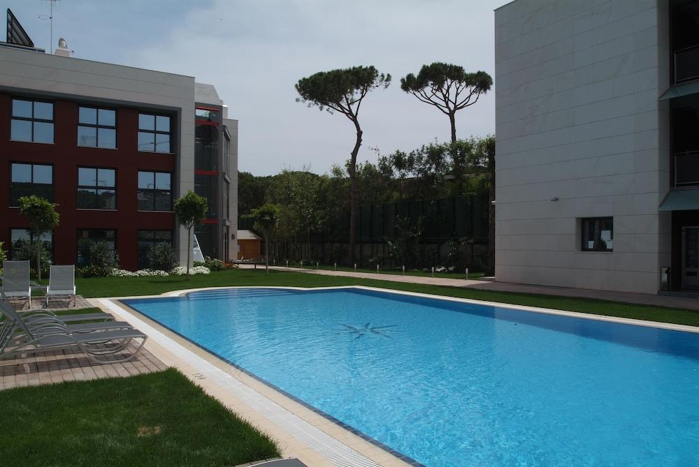 أبارتمنتوس توريستكوس رويال مارينا جاردنز حمام سباحة مكشوف