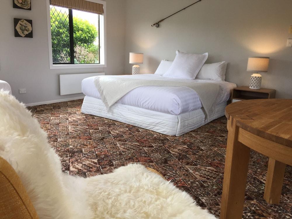 Clover Downs Room