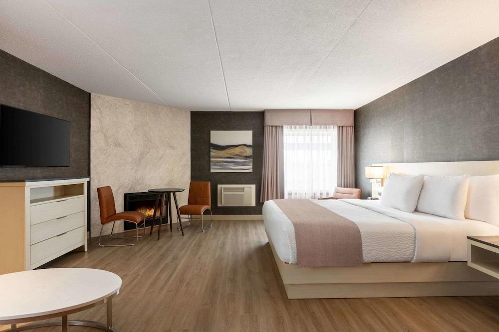 دايز إن باي ويندام تورونتو ويست ميسيسوجا غرفة