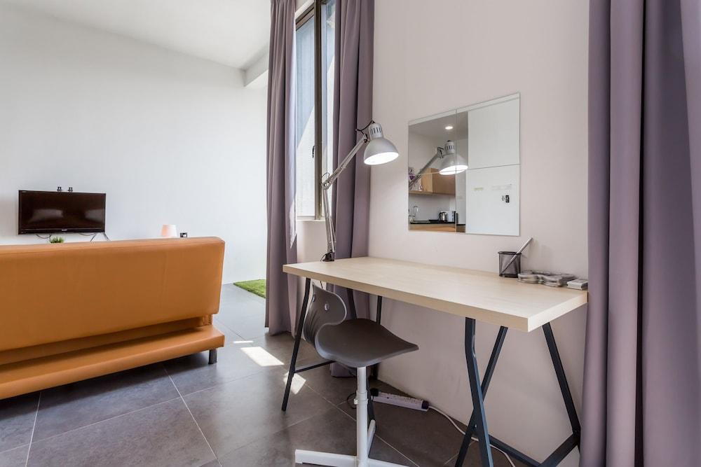 سكاي ليفيا إمباير دامنسارا غرفة