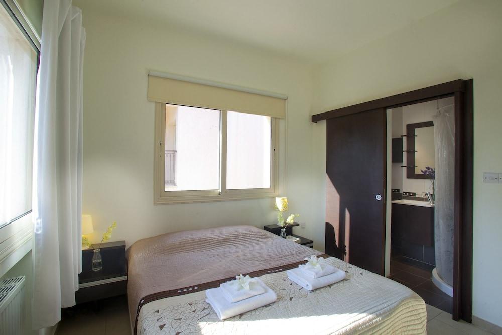 Protaras Villas Michelle Room