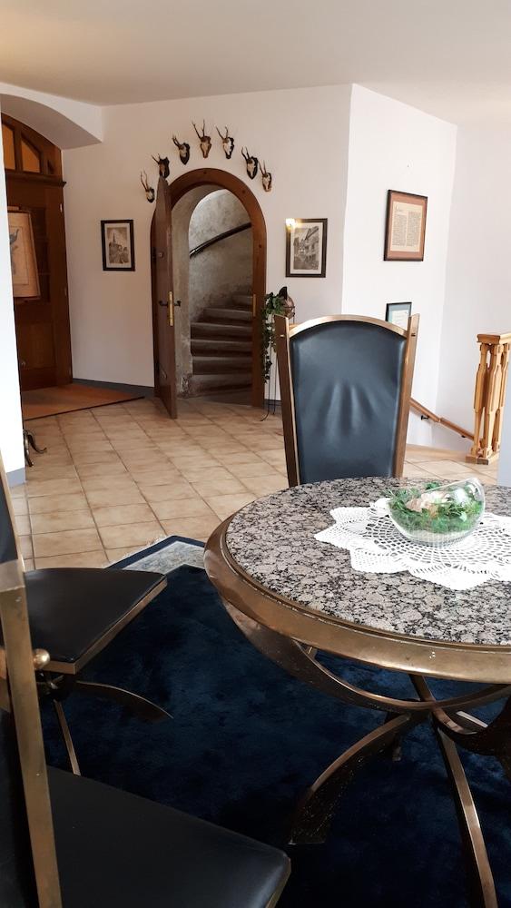 بريسما هوتل بورج بوليندورف منطقة الجلوس في الردهة