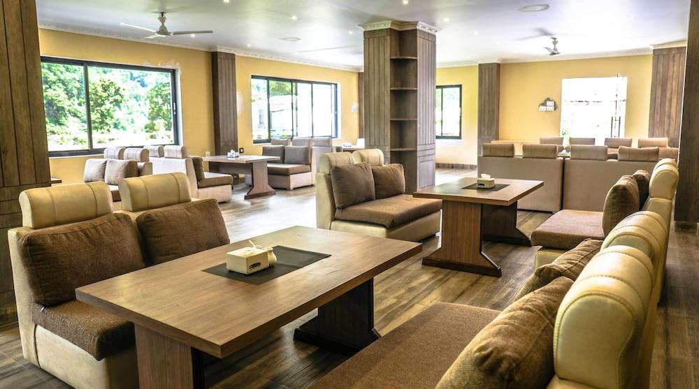 Siddhartha Riverside Resort Lobby
