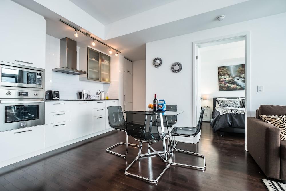 Condo in the sky with a breathtaking view Featured Image