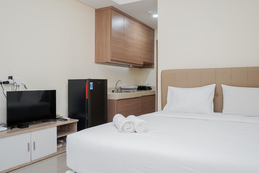 Comfy Studio Apartment at B Residence Interior
