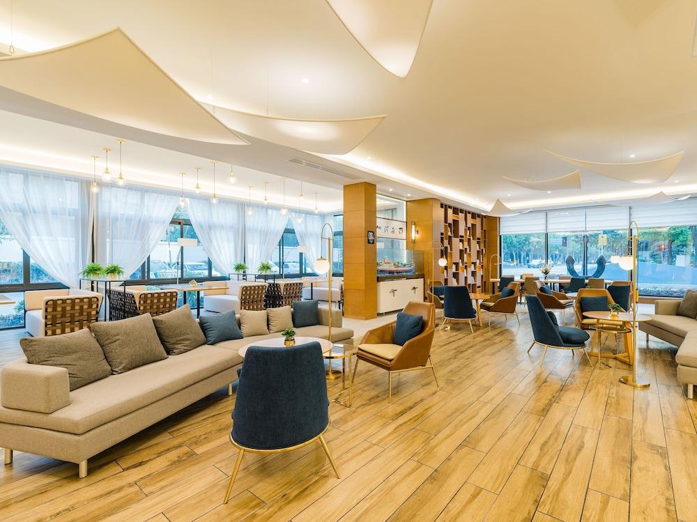 أتور هوتل تايباي رود جينينج