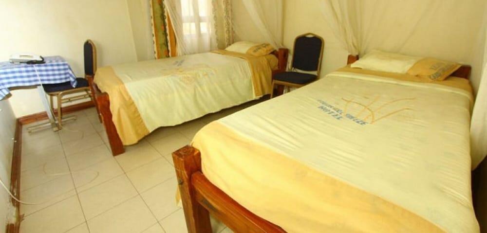 أويجيس هيل بريز هوتل غرفة