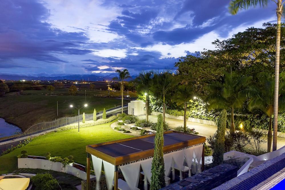 فيسوس هوتل بوتيك آند سبا نادي صحي