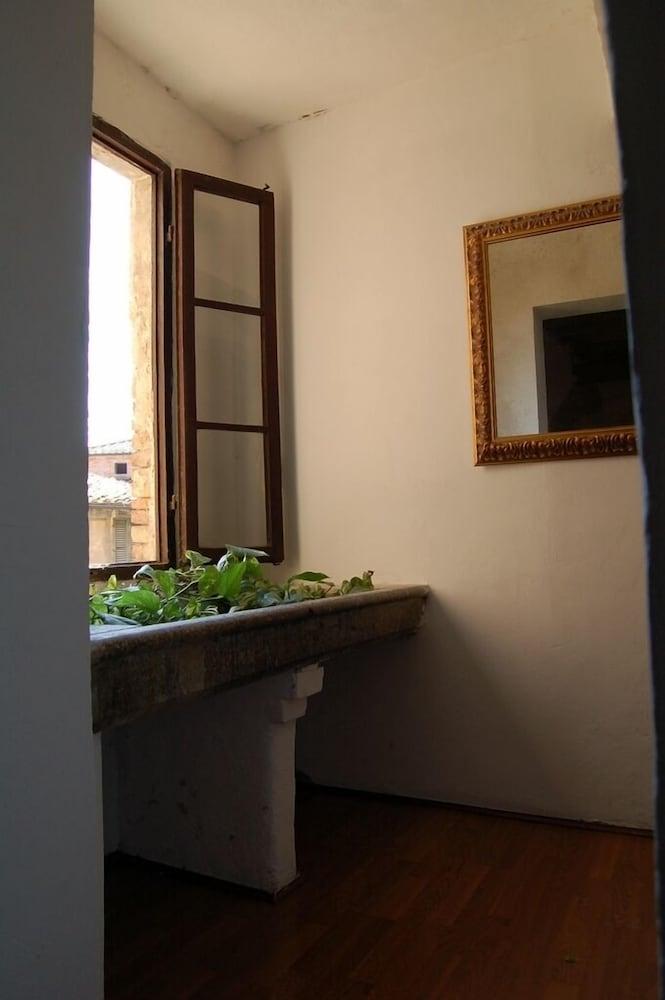 بد آند بريكفاست ريليه إل كاساتو تفاصيل الفندق من الداخل