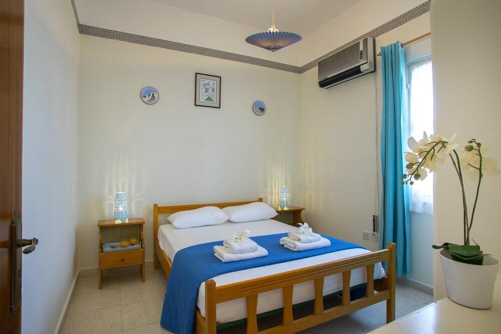 Protaras Cobalt Suite Room