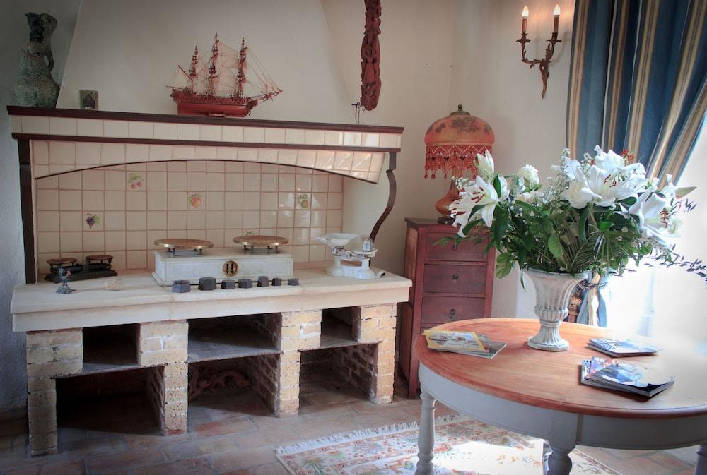 لو دومين ديه كارميه آند سبا داخلي