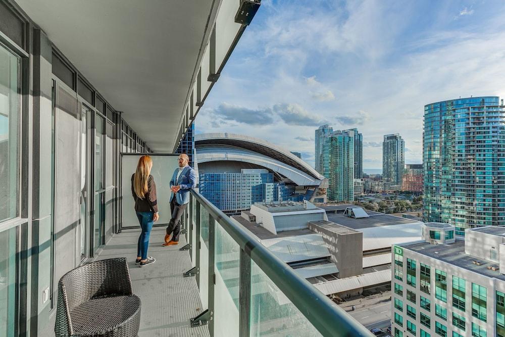 Noel Suites - John and Front St West Others