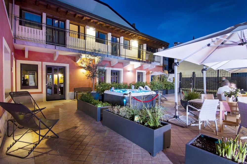 Albergo Fontana Exterior
