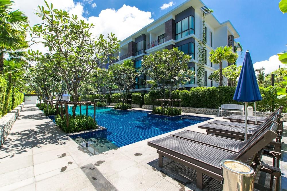 ذا تايتل بوتيك كوندوتيل حمام سباحة مكشوف