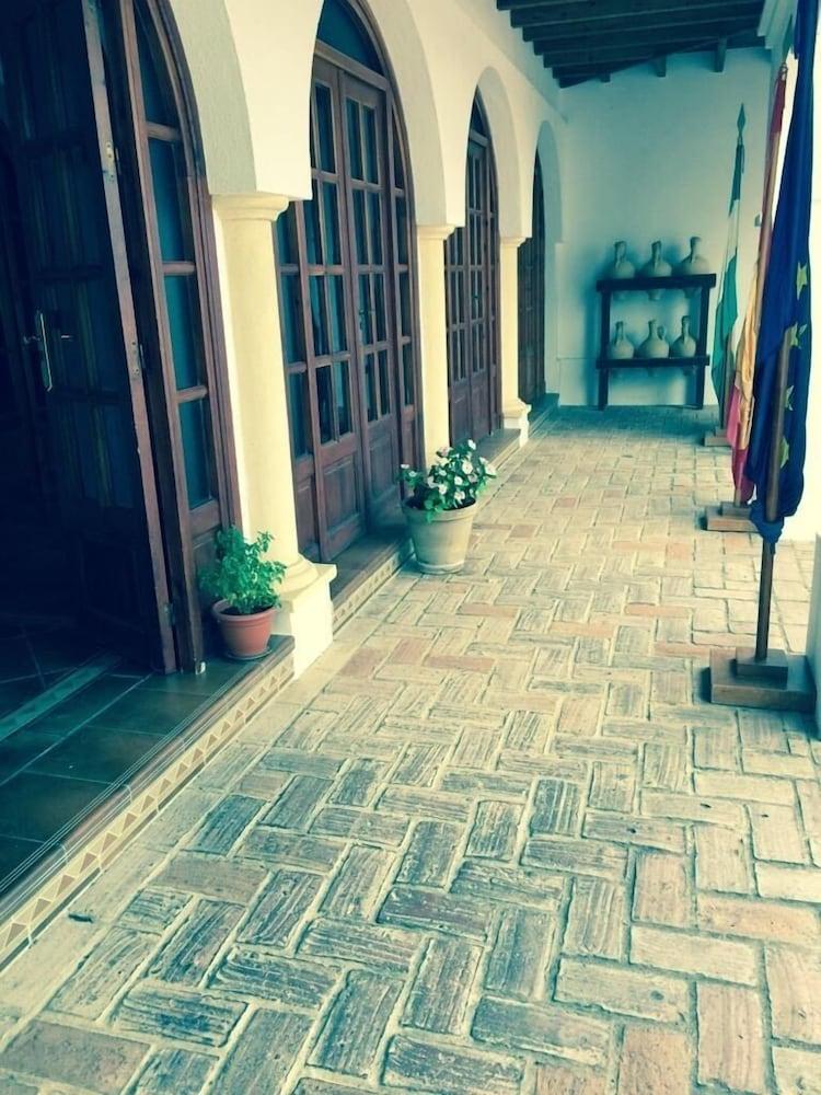 هوتل أركوس روساليجو كورونيا