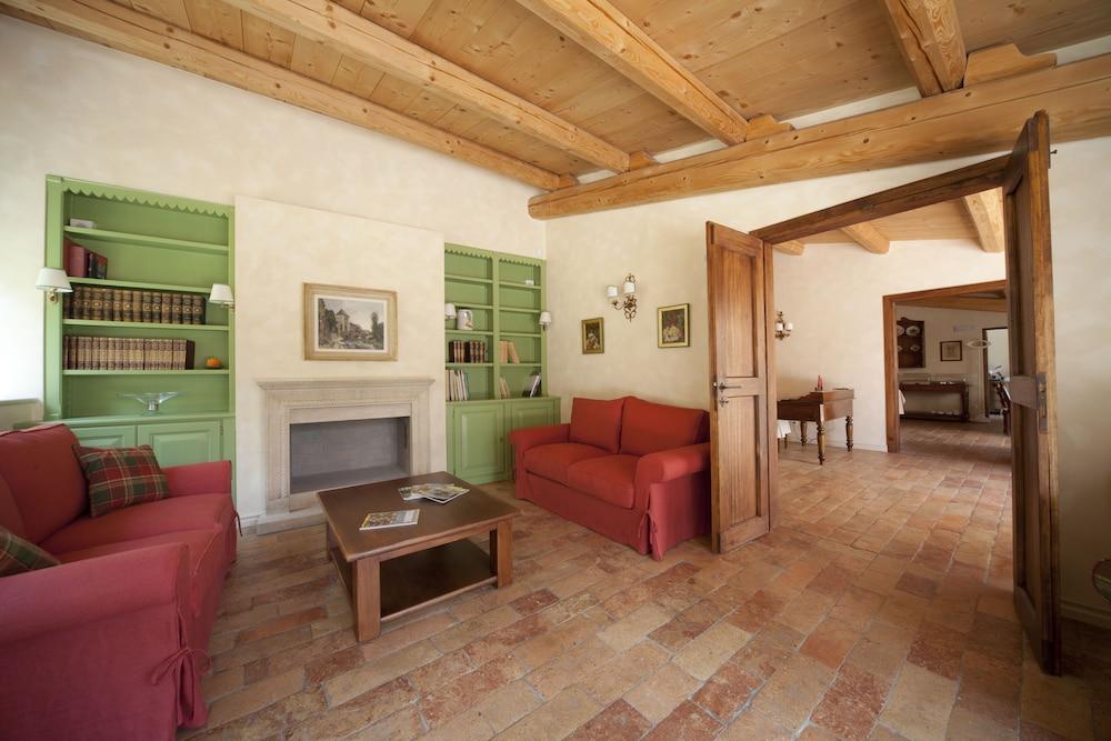 أجريتوريسمو أنتيكو كاسيل بيرجاميني منطقة الجلوس في الردهة