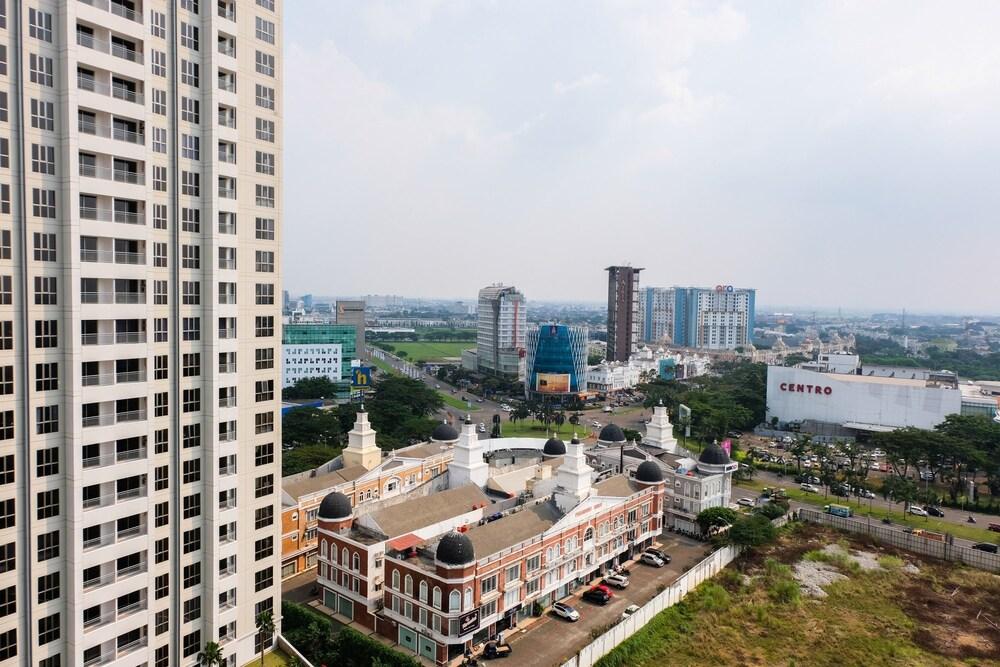 3BR Apartment with Pool View at M-Town Residence Property Grounds
