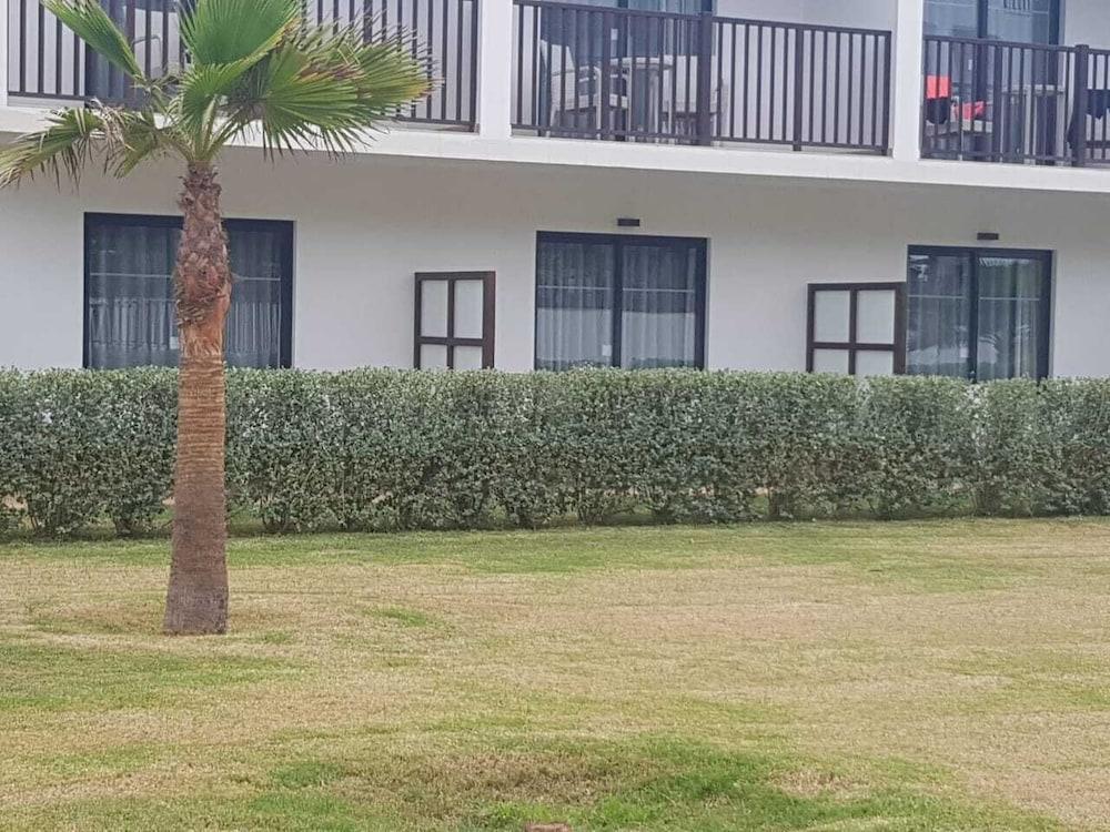 كيب فيرد هوليدايز - يانا بيتش ريزورت آند سبا تفاصيل الفندق من الخارج