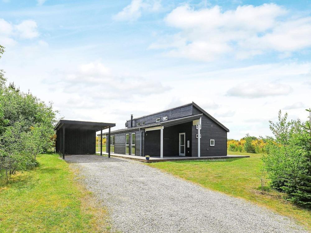 سبيشوس هوليداي هوم إن هوجسليف ويذ سونا المنطقة الخارجية