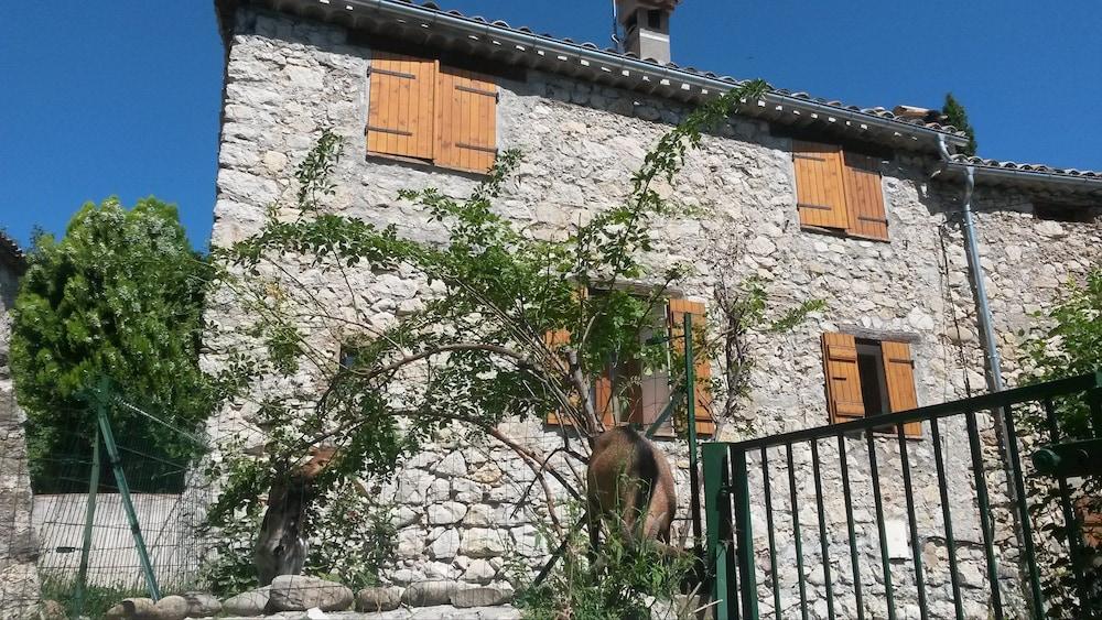 لا ميزون دو جولي المنطقة الخارجية