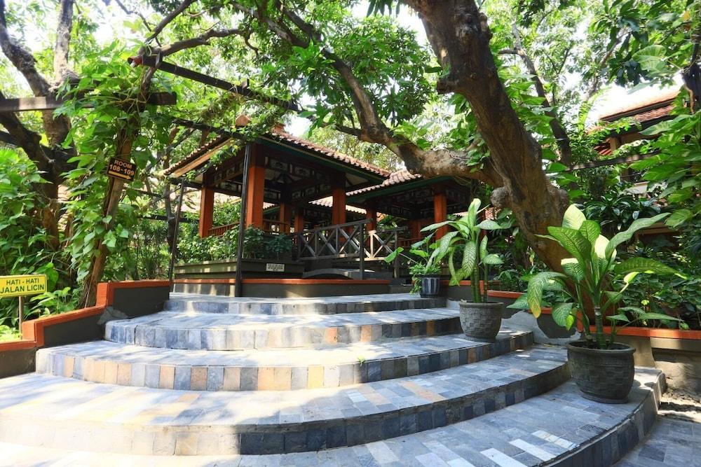 Sapta Nawa Resort 1 Gresik Property Grounds
