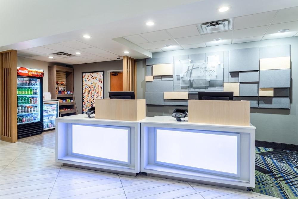 هوليداي إن إكسبرس آند سويتس سيدار فولز - ووترلو باي آيتش جي المنطقة الخارجية