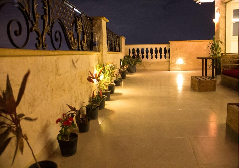 Pyramids Tower Sundeck