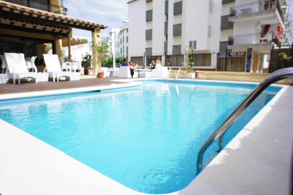Adia Hotel Cunit Playa Featured Image