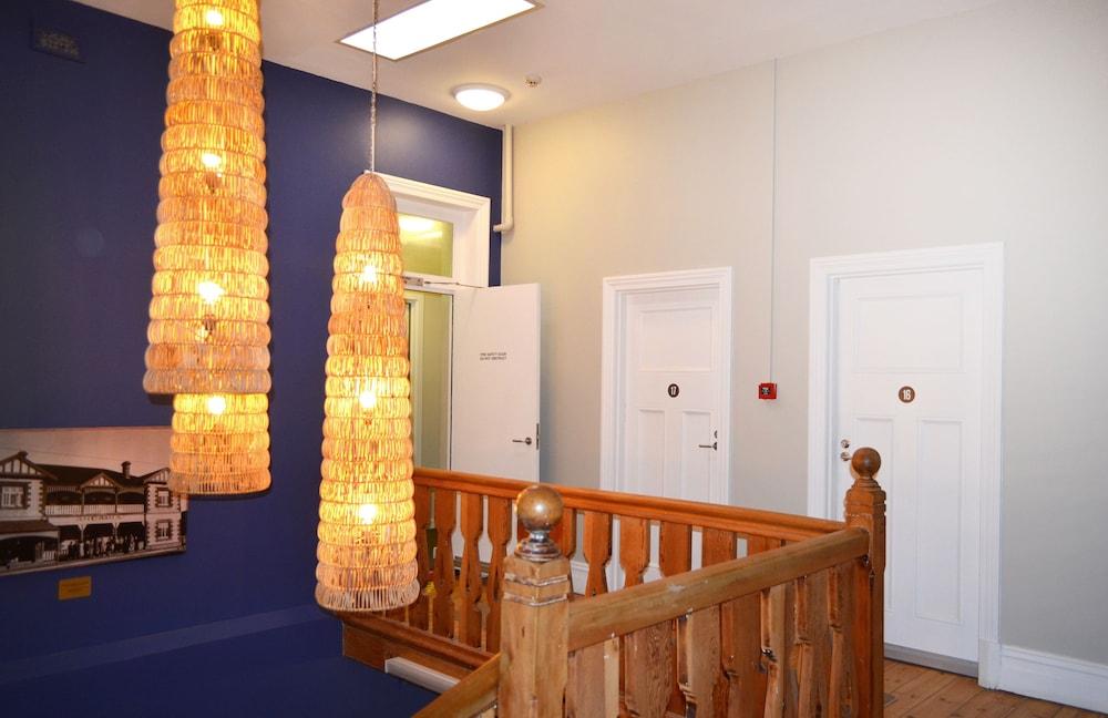 بورت إيليوت التابع لجمعية بيوت الشباب (واي إتش إيه) تفاصيل الفندق من الداخل