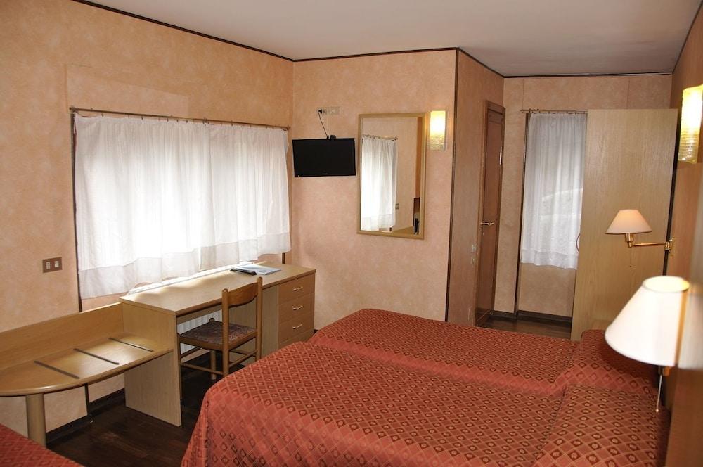 Sud-Ovest Room