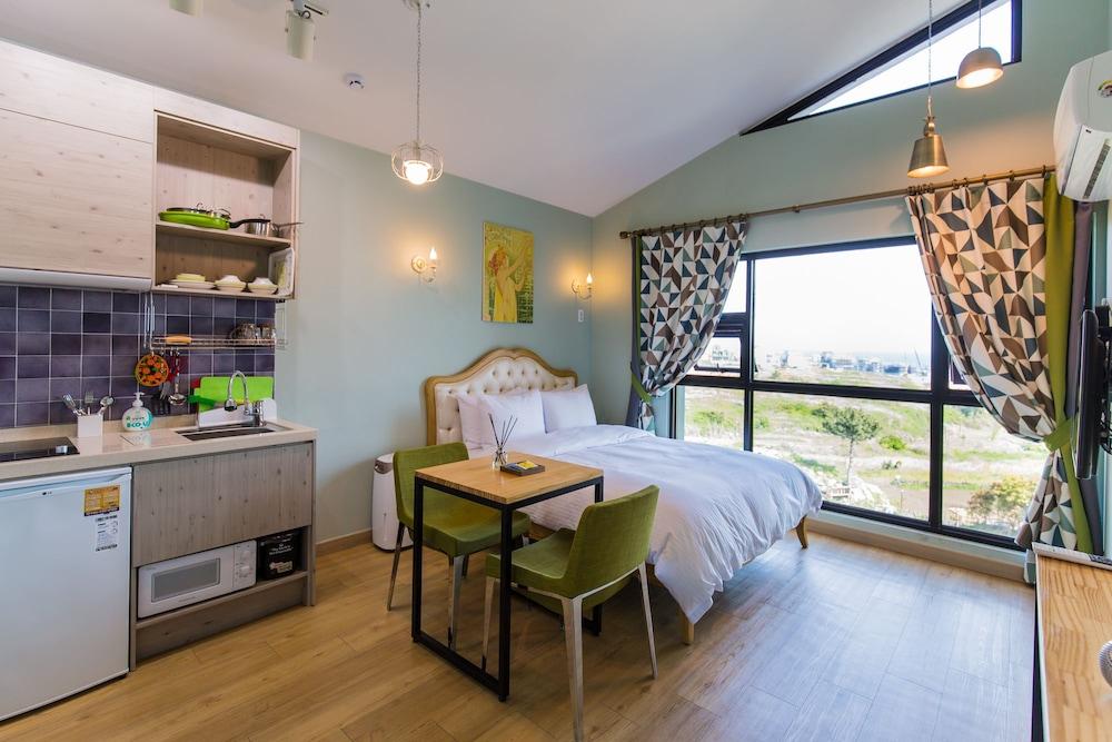 Stay In Jeju Room