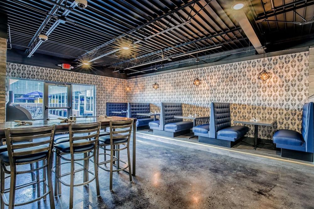 رمادا هوتل آند كونفرنس سنتر باي ويندام ميتشل أخرى