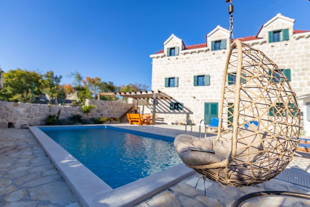 فيّا إيفانا