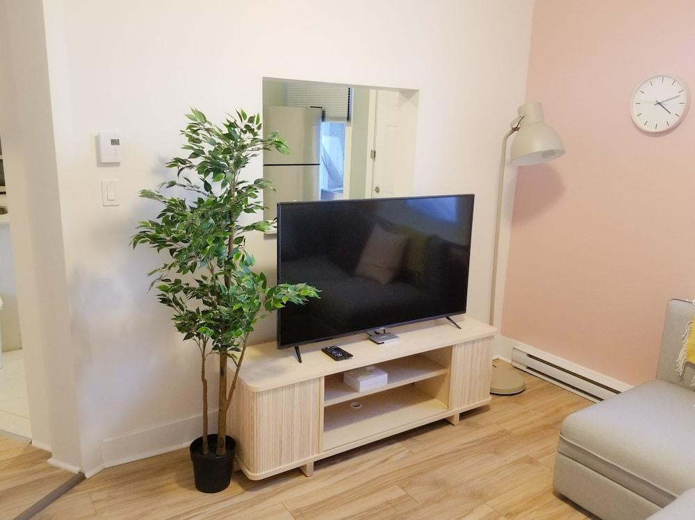 JstLikeHome - Downtown Suites