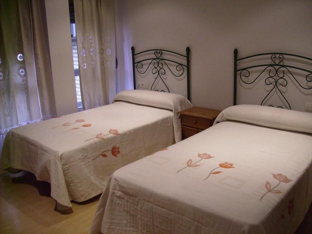 Hotel Delphos Room