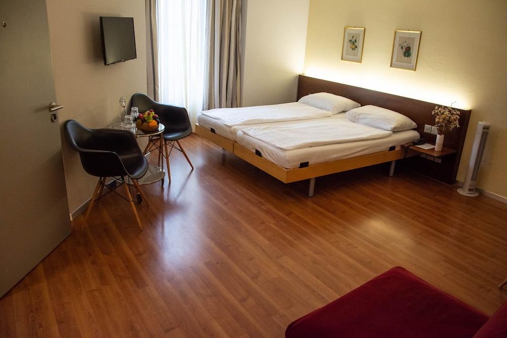 هوتل ريسترونت جولدنيه شلوسيل بيرن غرفة