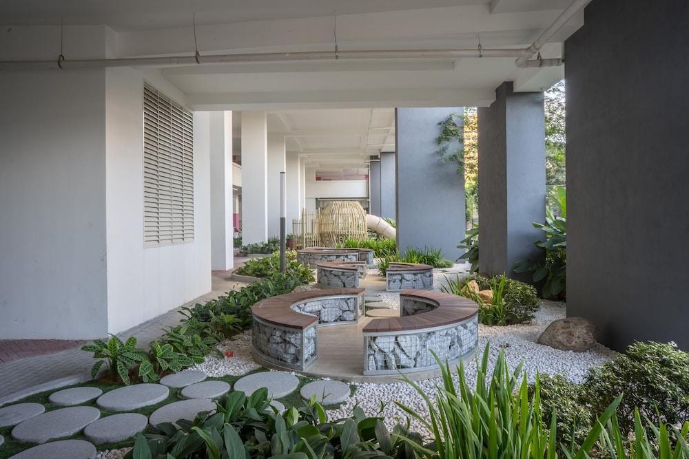 أو واي أو هوم 44045 سبلينديد 2 بد رومز آرتي بلس المنطقة الخارجية