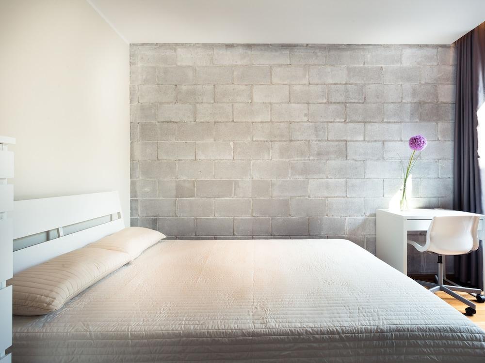 Konrad Old Town Apartments Room