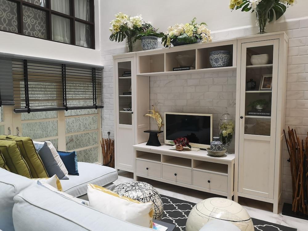 تشانج واتانا فيلا باي باشيوناتا كوليكشن الصورة الأساسية