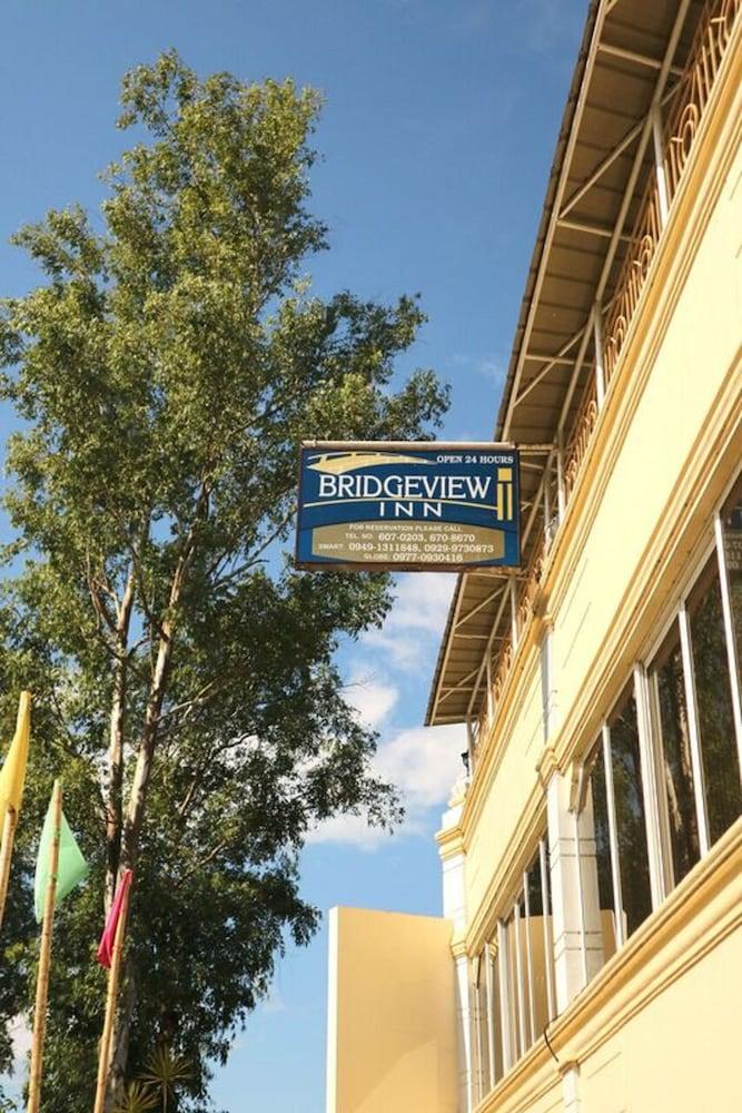 Bridgeview Inn Exterior detail