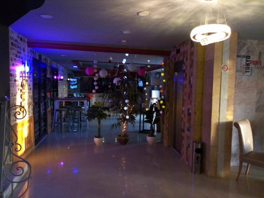 Diar Mariem Hotel Interior Entrance
