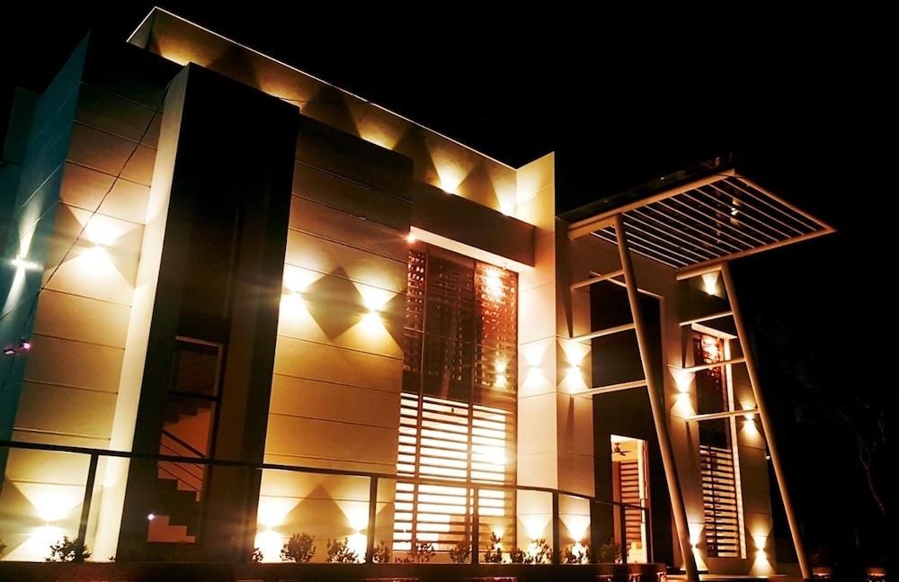 Nethmini Regency Exterior