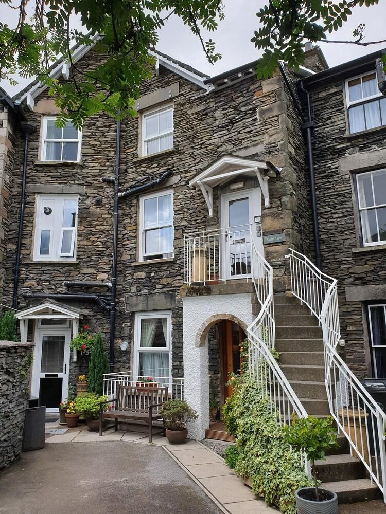 Lyndale Apartment