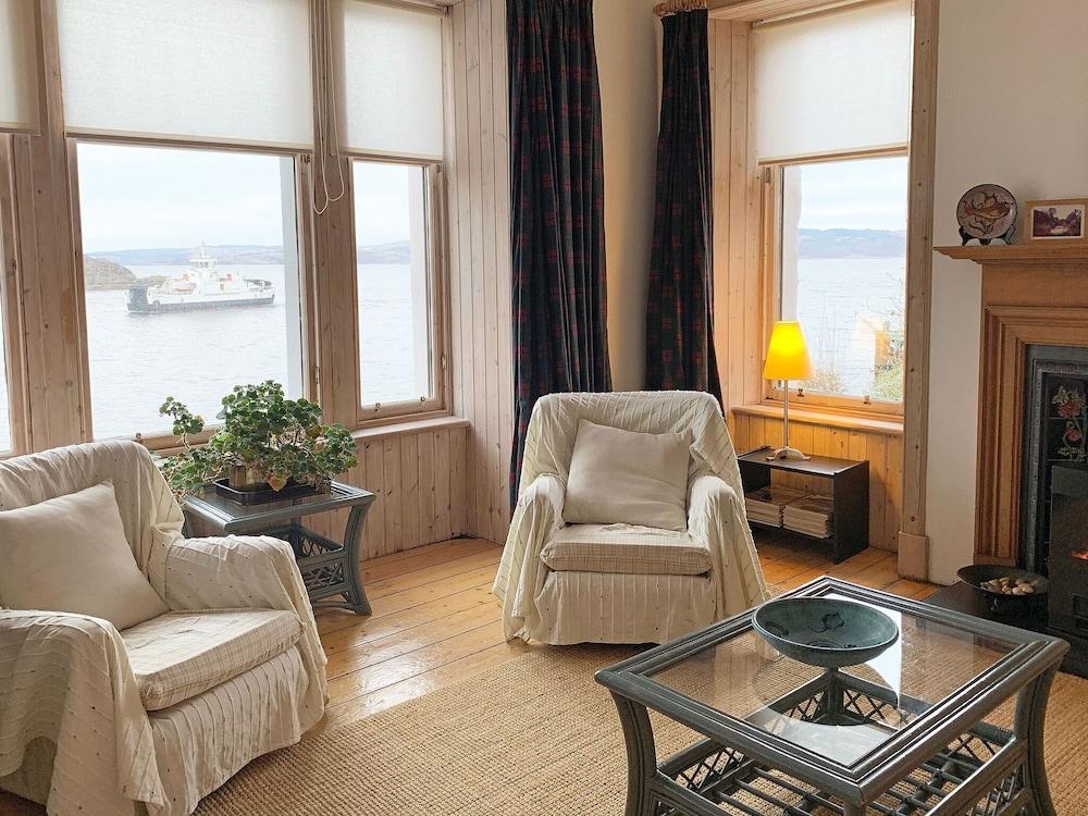 ريلاكسد هوليداي هوم إن تاربرت نير وايت شور بيتش غرفة معيشة