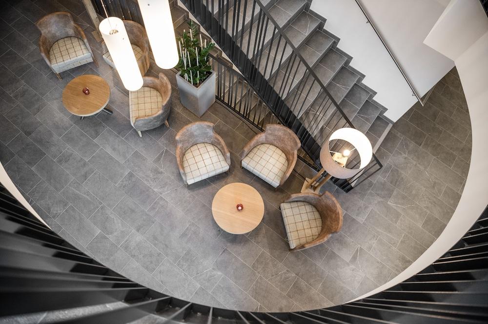 ألبين باركس هوتل آند أبارتمنت أورغلير منطقة الجلوس في الردهة