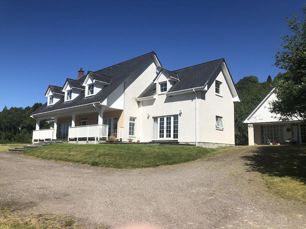 ذا هايلاندر بد آند بريكفاست المنطقة الخارجية