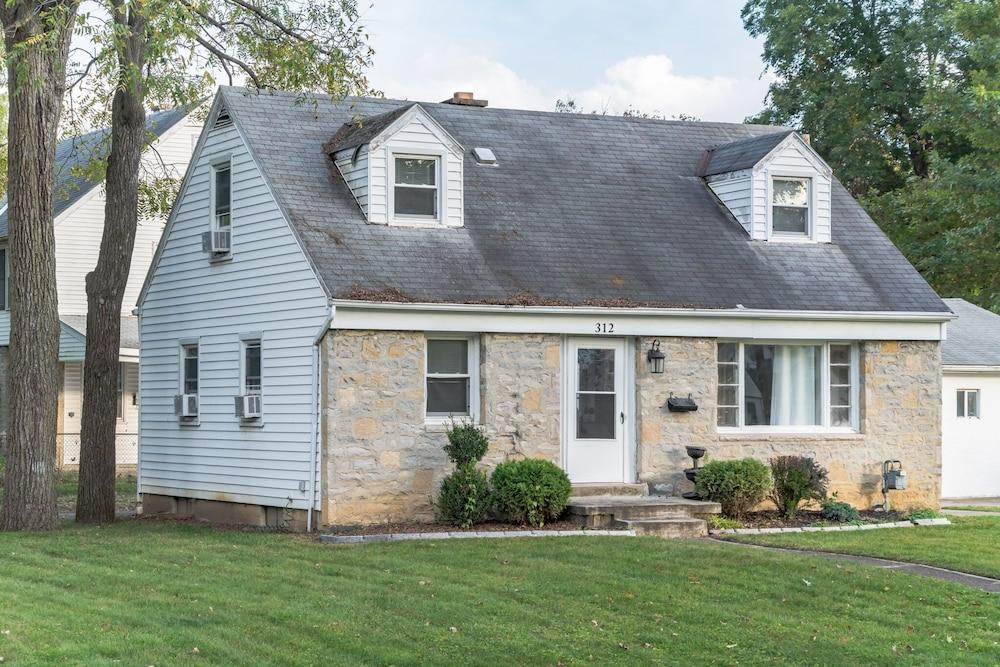 Charming Cape Cod Home - Just 15 Min From Downtown! 4 Bedroom Home by Redawning Exterior