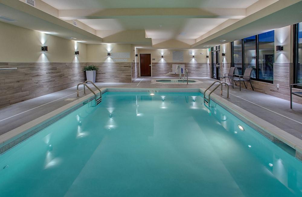 فيرفيلد إن آند سويتس باي ماريوت ناشفيل هندرسون فيل حمام سباحة مغطى