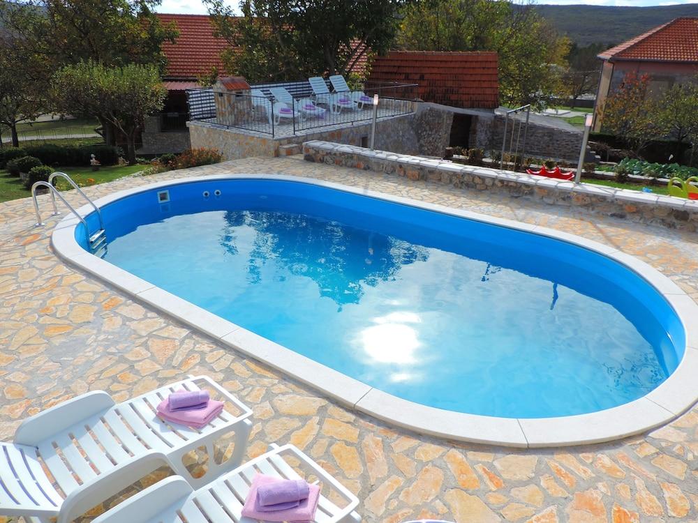 Holiday Home Voloder Featured Image