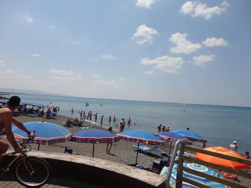 هوتل سيليوني إيه ديبندنش فيلا أنطونيو الشاطئ